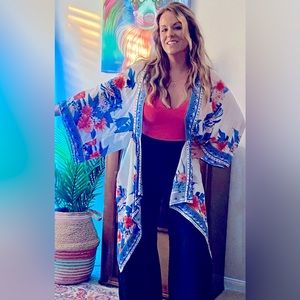 Flying Tomato flowy floral kimono / swimsuit coverup EUC